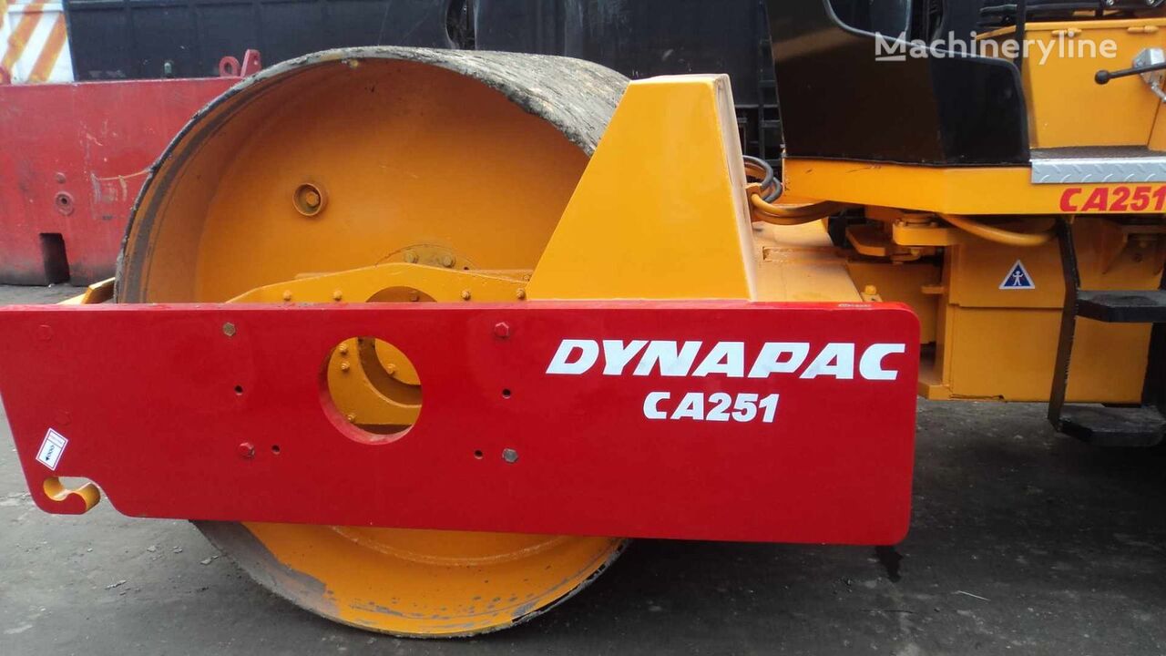 Dynapac CA251D kompaktor s jednim valjkom